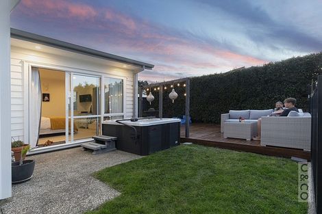 Photo of property in 14 Floyd Road, Riverhead, 0820