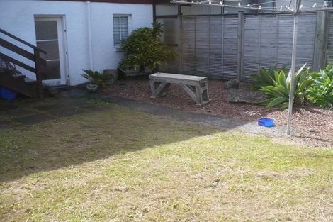 Photo of property in 1b/2 Divich Avenue, Te Atatu South, Auckland, 0610