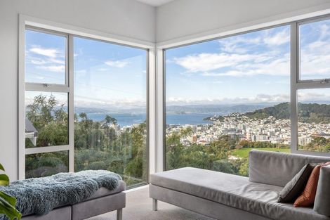 Photo of property in 72 Mortimer Terrace, Brooklyn, Wellington, 6021