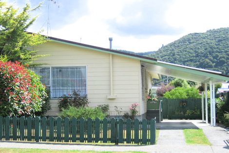 Photo of property in 4a Crystal Grove, Birchville, Upper Hutt, 5018