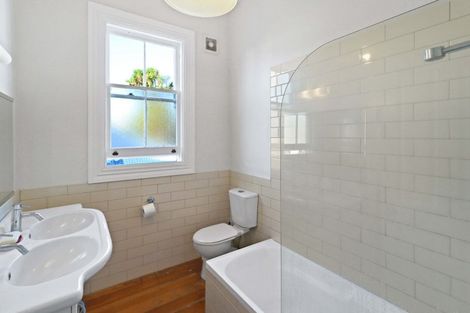 Photo of property in 85 Te Wharepouri Street, Berhampore, Wellington, 6023