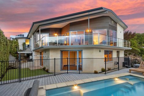 Photo of property in 19 Luxton Place, Mount Pleasant, Christchurch, 8081