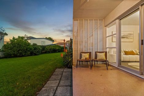 Photo of property in 3/133 Shakespeare Road, Milford, Auckland, 0620