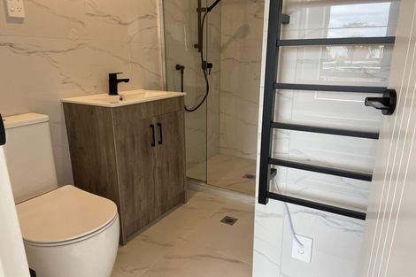 Photo of property in 11/5 Hikurangi Street, Te Atatu Peninsula, Auckland, 0610