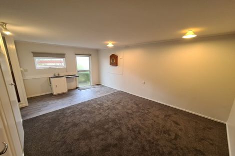 Photo of property in 94 Omata Road, Marfell, New Plymouth, 4310