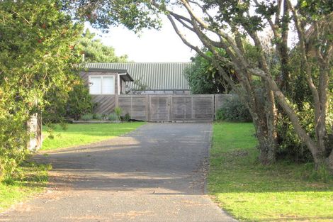 Photo of property in 141 Patuwai Drive, Whangamata, 3620