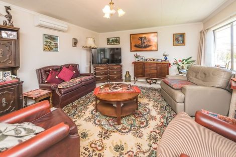 Photo of property in 16 Oaklea Avenue, Marton, 4710