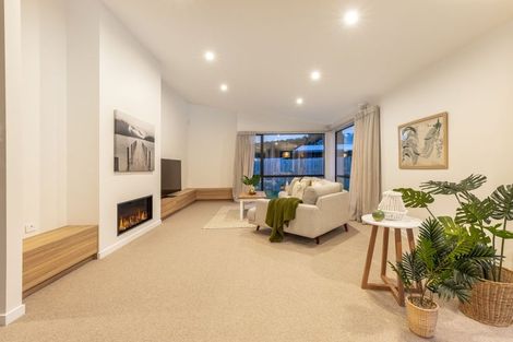 Photo of property in 15 Kaiwaru Place, Waikanae, 5036