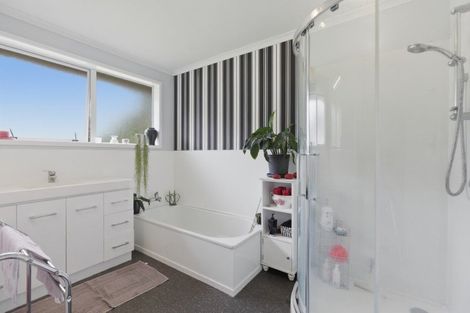 Photo of property in 7 Seymour Street, Waitara, 4320