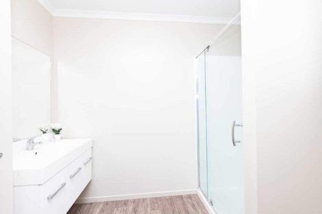 Photo of property in 108u5 Old Farm Road, Hamilton East, Hamilton, 3216