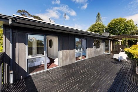 Photo of property in 61a Fairmount Road, Titirangi, Auckland, 0604