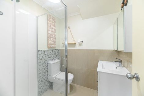 Photo of property in 1/15 Harbour View Road, Te Atatu Peninsula, Auckland, 0610