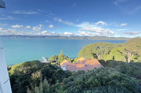Photo of property in 28 Napier Street, Karaka Bays, Wellington, 6022
