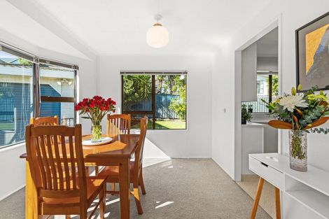 Photo of property in 2/46 Campbell Street, Havelock North, 4130