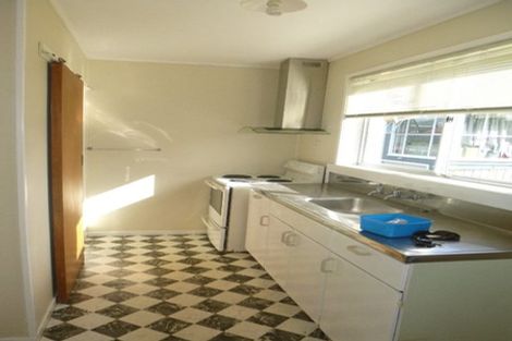 Photo of property in 62 Tiroroa Avenue, Te Atatu South, Auckland, 0610