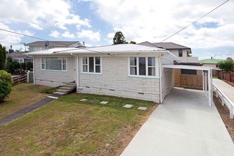Photo of property in 13 Helga Crescent, Te Atatu Peninsula, Auckland, 0610