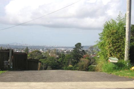 Photo of property in 1/135a Glengarry Road, Glen Eden, Auckland, 0602