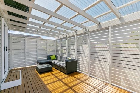 Photo of property in 3 Grimshaw Place, Henderson, Auckland, 0612