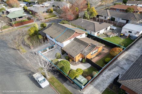 Photo of property in 2/1 Karnak Crescent, Russley, Christchurch, 8042