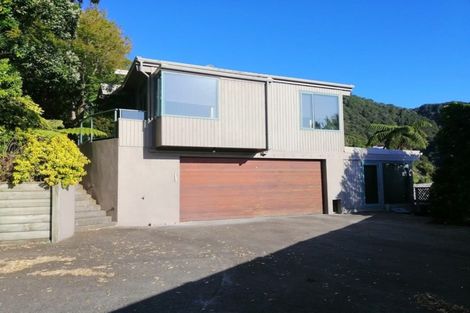 Photo of property in 52 Waitohu Road, York Bay, Lower Hutt, 5013