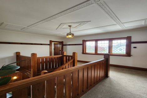 Photo of property in 6 Ridge Lane, New Plymouth, 4310