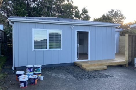 Photo of property in 8a Moera Place, Stanmore Bay, Whangaparaoa, 0932