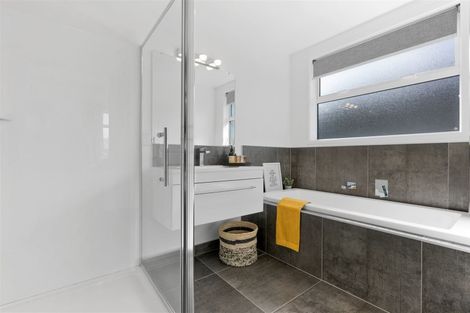 Photo of property in 20 Lamborn Drive, Papakura, 2110