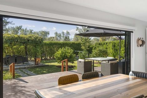 Photo of property in 2 Burgundy Drive, Martinborough, 5711