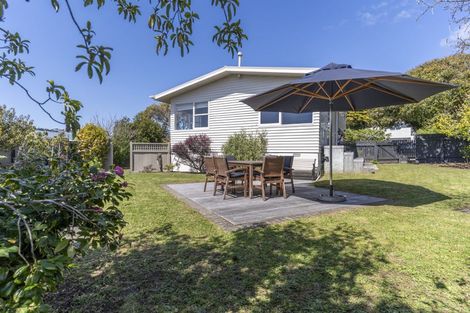Photo of property in 48 Churton Drive, Churton Park, Wellington, 6037
