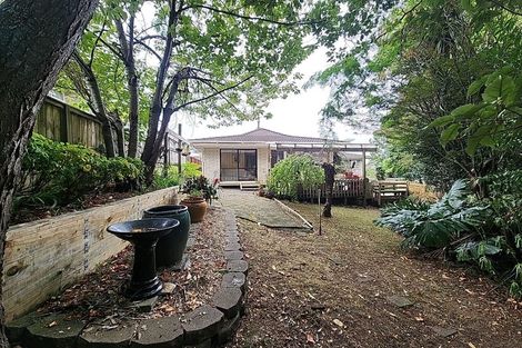 Photo of property in 8b Walpole Avenue, Hillpark, Auckland, 2102