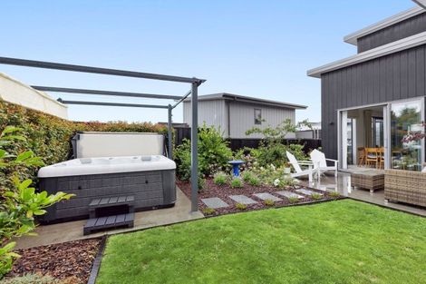 Photo of property in 10 Ada Close, Cambridge, 3434