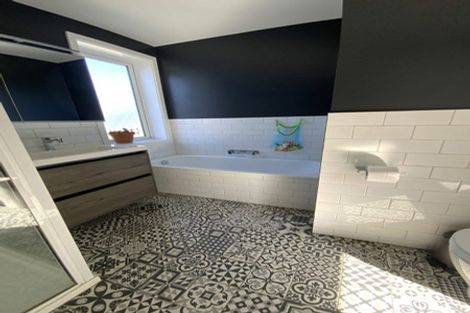 Photo of property in 154 Severn Street, Island Bay, Wellington, 6023