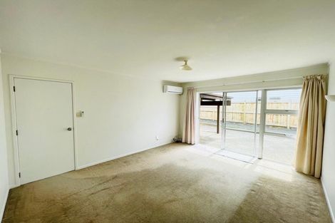 Photo of property in 22 Vanbrugh Place, Bucklands Beach, Auckland, 2014