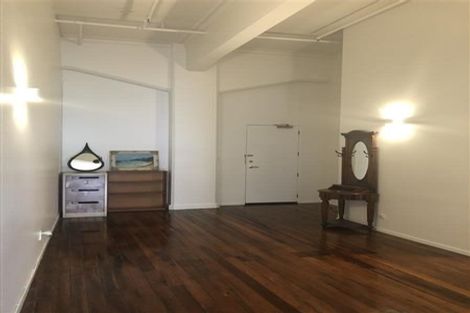 Photo of property in 2/318 Sunset Road, Unsworth Heights, Auckland, 0632