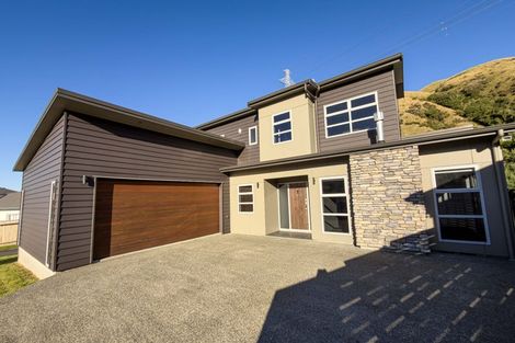 Photo of property in 11 Yarnbrook Grove, Churton Park, Wellington, 6037