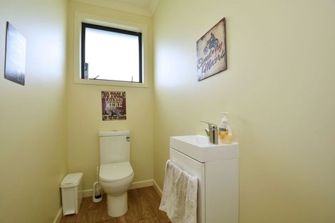 Photo of property in 176 Seaward Road, Edendale, 9825