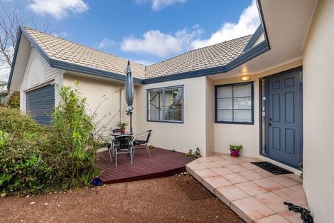 Photo of property in 12 Tyrico Close, Unsworth Heights, Auckland, 0632