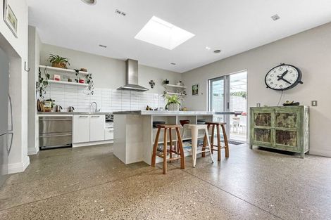 Photo of property in 26 Mantell Street, Seatoun, Wellington, 6022