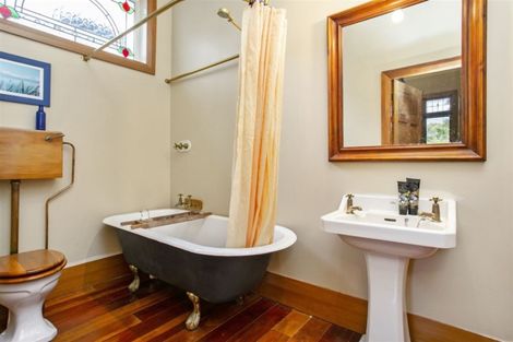 Photo of property in 42 Maritime Terrace, Birkenhead, Auckland, 0626
