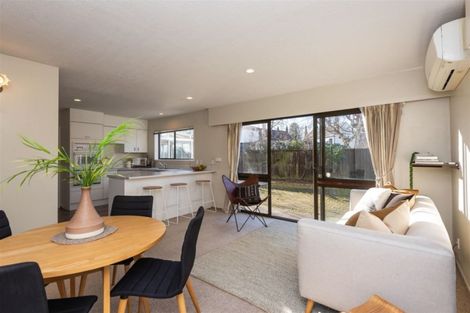 Photo of property in 11 Jamell Place, Avonhead, Christchurch, 8042