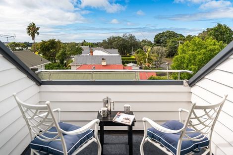Photo of property in 1a Glen Road, Stanley Point, Auckland, 0624