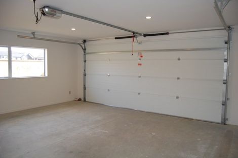 Photo of property in 20 Papa Orchard Drive, Kumeu, 0810