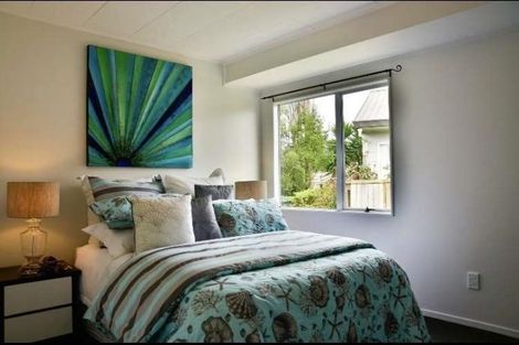 Photo of property in 47 Meadowvale Rise, Titirangi, Auckland, 0604