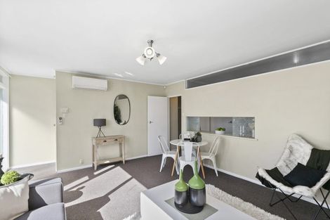 Photo of property in 55u2 Apu Crescent, Lyall Bay, Wellington, 6022