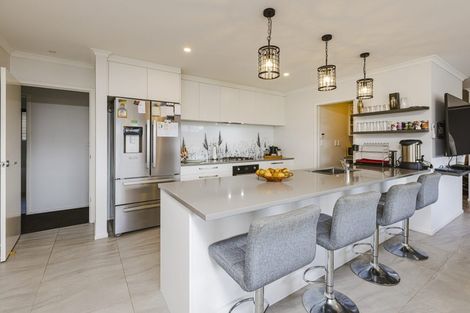 Photo of property in 2 Waituarua Drive, Takanini, 2112