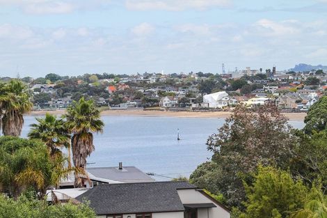 Photo of property in 2/111 Beach Road, Castor Bay, Auckland, 0620