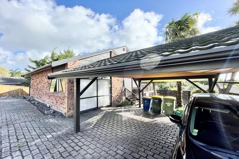 Photo of property in 32 Cron Avenue, Te Atatu South, Auckland, 0610