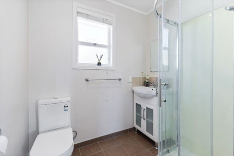 Photo of property in 64 Colwill Road, Massey, Auckland, 0614