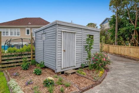 Photo of property in 10 St James Avenue, Helensville, 0800