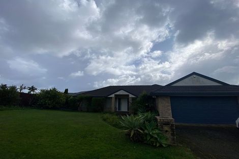 Photo of property in 10 Mullagh Place, East Tamaki Heights, Auckland, 2016